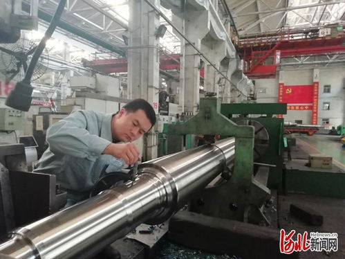 河北大工匠風(fēng)采錄 張衍朝 精準(zhǔn)走刀寫(xiě)匠心